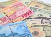 Dolar Naik, Rakyat Tak Pakai Dolar: Benarkah Dampaknya Tidak Terasa?